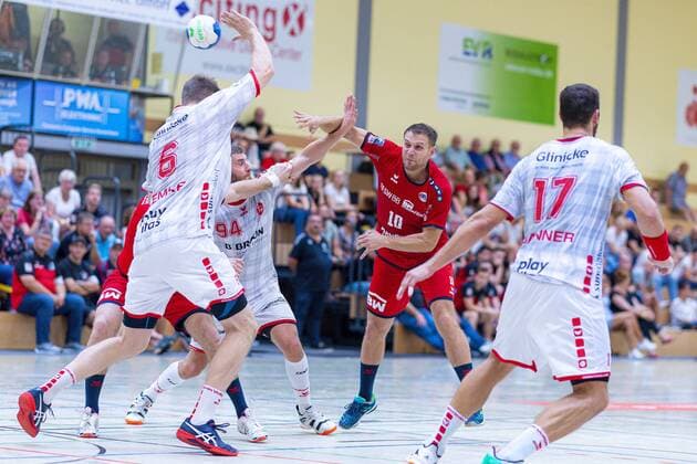 Rodgau, Deutschland 18. August 2019 DHB Pokal - 19 20 - MT Melsungen vs. SG BBM Bietigheim v.li. Finn Lemke (Melsungen), Domagoj Pavlovic (Melsungen), Michael Kraus (SG BBM Bietigheim), Felix Danner (Melsungen) Rodgau Deutschland