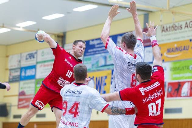 Rodgau, Deutschland 18. August 2019 DHB Pokal - 19 20 - MT Melsungen vs. SG BBM Bietigheim v.li. Michael Kraus (SG BBM Bietigheim), Domagoj Pavlovic (Melsungen), Finn Lemke (Melsungen), Jonathan Fischer (Bietigheim) Rodgau Deutschland