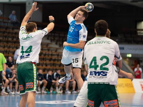35 Ante Grbavac (TSV Bayer Dormagen) gegen 44 Kresimir Kozina (Frisch Auf Goeppingen), Frisch Auf Goeppingen vs. TSV Bayer Dormagen, DHB Pokal, Handball, Herren, 18.08.2019 Frisch Auf Goeppingen vs. TSV Bayer Dormagen, DHB Pokal, Handball, Herren, 18.08.2019 Goeppingen Copyright: xEIBNER Michael_Schmidtx EP_MST