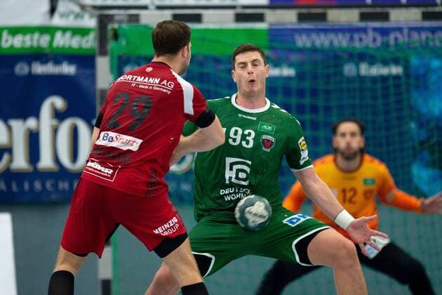 Spenge, Deutschland 18.08.2019: DHB-Pokal 1. Hauptrunde - 2019 2020 - TuS-N-Lübbecke vs. Füchse Berlin (L-R) Marian Orlowski (Lübbecke), Mijajlo Marsenic (Berlin) Spenge Nordrhein-Westfalen Deutschland
