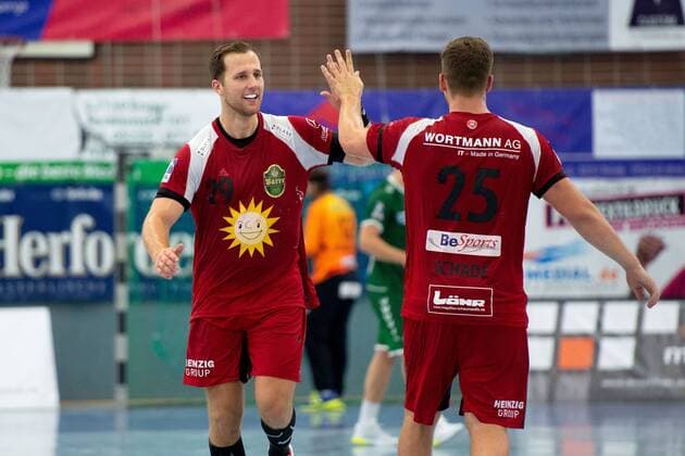 Spenge, Deutschland 18.08.2019: DHB-Pokal 1. Hauptrunde - 2019 2020 - TuS-N-Lübbecke vs. Füchse Berlin (L-R) Marian Orlowski (Lübbecke), Moritz Schade (Lübbecke) Spenge Nordrhein-Westfalen Deutschland