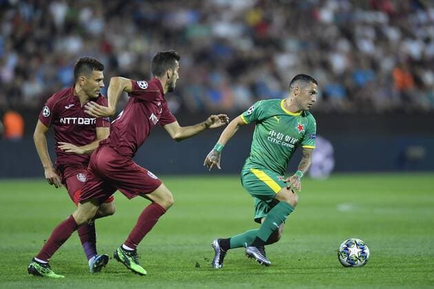 CLUJ-NAPOCA: CFR CLUJ - SK Slavia Praha, UEFA Champions League Nicolae Stanciu of SK Slavia Praha in action against Luis Aurelio of CFR Cluj during the UEFA Champions League Play-Offs match between CFR Cluj and SK Slavia Praha 20 08 2019, Cluj-Napoca, ROMANIA Credit: ALEX NICODIM IMAGO Copyright: xALEXxNICODIMx