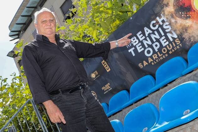 Klaus Bouillon (Saarlands Innen-und Sportminister und Schirmherr der Veranstaltung), Eröffnungs-Pressekonferenz ITF Beach Tennis Saarlouis 2019, Kleiner Markt in Saarlouis, 21.08.2019,
