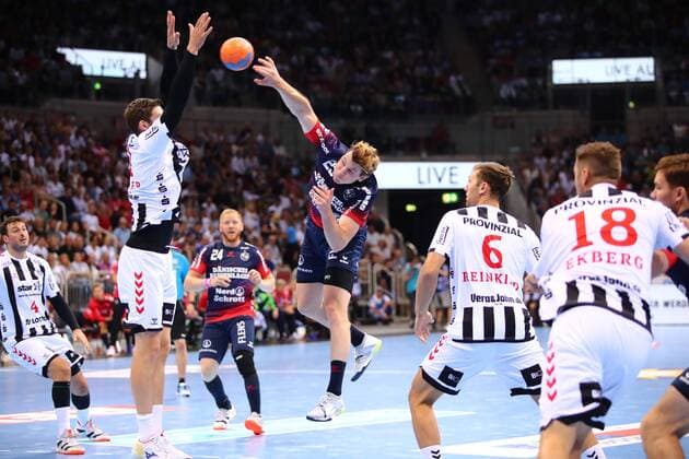 Torwurf von Goeran Soegard Johannessen (Flensburg) THW Kiel vs SG Flensburg-Handewitt, Handball, Pixum Super Cup, 21.08.2019 THW Kiel vs SG Flensburg-Handewitt, Handball, Pixum Super Cup, 21.08.2019 Duesseldorf Copyright: xEIBNER RenexWeissx EP_RWS