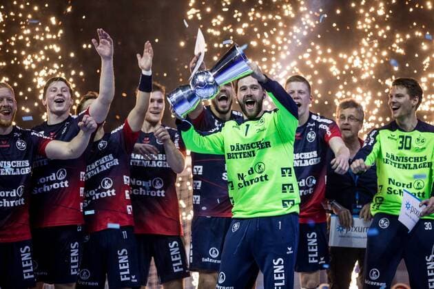 Bilder des Jahres 2019, Sport 08 August Sport Bilder des Tages Pixum Super Cup 2019, SG Flensburg-Handewitt - THW Kiel, 21.08.2019 Die Sieger des Pixum Super Cup 2019: Die SG Flensburg-Handewitt, Pixum Super Cup 2019, SG Flensburg-Handewitt - THW Kiel, ISS Dome, Duesseldorf *** Pixum Super Cup 2019, SG Flensburg Handewitt THW Kiel, 21 08 2019 The winners of the Pixum Super Cup 2019 The SG Flensburg Handewitt, Pixum Super Cup 2019, SG Flensburg Handewitt THW Kiel, ISS Dome, Duesseldorf Copyright: xBEAUTIFULxSPORTS Wunderlx