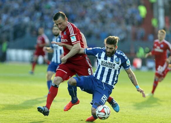 Karlsruher SC Deutschland, Karlsruhe, 02.06.2015, Fussball, Bundesliga, Saison 2014 2015, Relegation Rückspiel, Karlsruher SC - Hamburger SV (1:2 n.V.): v.l. Ivica Olic (HSV), Enrico Valentini (Karlsruher SC).