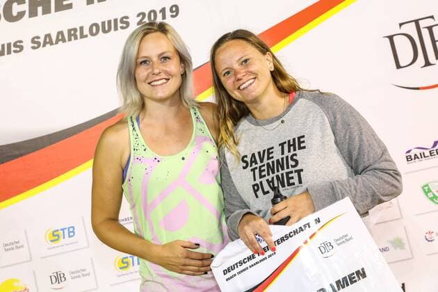 Deutsche Vize-Meister 2019: Christin MEYER und Laura JAEHNEL, Beach Tennis, Deutsche Meisterschaften und ITF Beach Tennis Saarlouis 2019, Kleiner Markt in Saarlouis, 23.08.2019,