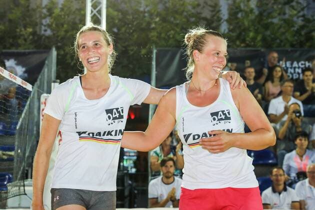 Deutsche Meisterinnen 2019: Sophie SCHMIDT und Deborah DOERING, Finale Damen, Beach Tennis, Deutsche Meisterschaften und ITF Beach Tennis Saarlouis 2019, Kleiner Markt in Saarlouis, 23.08.2019,