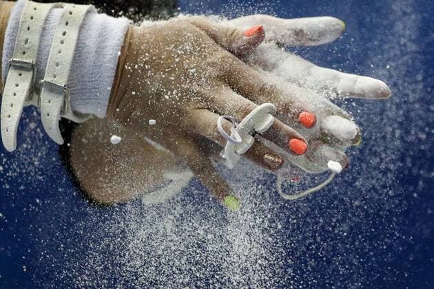 Bilder des Jahres 2019, Sport 08 August Sport Bilder des Tages PENZA, RUSSIA - AUGUST 24, 2019: The hands of artistic gymnast Angelina Melnikova during the finals of the women s all-round competition at the 2019 Russian Artistic Gymnastics Cup at the Burtasy Sports Palace. Sergei Bobylev TASS  TS0B7B39