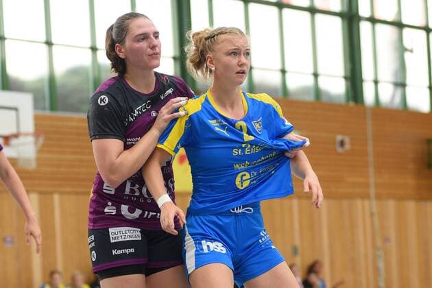 Pauline Uhlmann (HC Leipzig 2) gegen Svenja Huebner (TusSies Metzingen 26) DHB, Handbal, Frauen, Vorbereitung , Turnier , Lotto-Cup, Ludwigsburg, 24.08.2019, Foto:TBaur Eibner 28. Internationales Damen Handballturnier Lotto-Cup Ludwigsburg Copyright: xEIBNER TobiasxBaurx EP_TBR