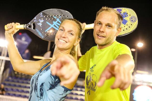 Sport Bilder des Tages Deutsche Meister 2019: Mareike Biglmaier und Benjamin Ringlstetter, Deutsche Meisterschaften im Beach Tennis 2019 - Finale Mixed, Kleiner Markt in Saarlouis, 24.08.2019,