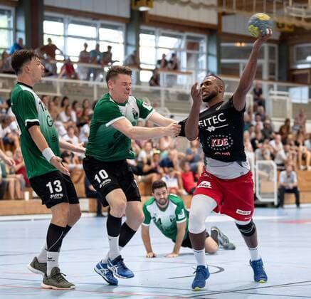 24.08.2019 - Handball - Saison 2019 2020 - 3. Liga: HC Erlangen HCE U23 - TV Hochdorf - ThHa - Arne Ruf (13, TV Hochdorf ) Stefan Corazolla (10, TV Hochdorf ) Daniel Mosindi (23, HC Erlangen II )