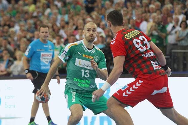 SC DHfK Leipzig vs. Fuechse Berlin, Liqui Moly HBL, 25.08.19 Handball, 1. Bundesliga, Saison 2019 2020, 1. Spieltag: SC DHfK Leipzig vs. Fuechse Berlin am 25.08.19 in der Arena Leipzig. Im Bild: Maximilian JANKE ( 13, SC DHfK Leipzig) gegen Mijajlo Marsenic ( 93, Fuechse Berlin) Copyright: xBEAUTIFULxSPORTS JanxKaeferx