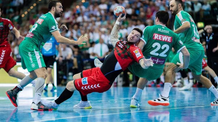 Johan Koch ( 77 Fuechse Berlin), Marko Mamic ( 22 SC DHFK Leipzig) waehrend der Saison 2019-2010 in der 1. Handball Bundesliga (Herren) zwischen SC DHfK Leipzig und Füchse Berlin in der Arena Leipzig am 25. August 2019 in Leipzig, Sachsen, Deutschland