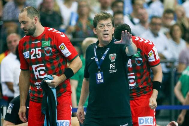 DHfK - Fuechse Berlin Handball Leipzig, 25.08.2019, Arena Leipzig, Handball, 1. Bundesliga, 1. Spieltag , SC DHfK - Füchse Berlin , Im Bild v.l.: Trainer Velimir Petkovic (Füchse Berlin) ,
