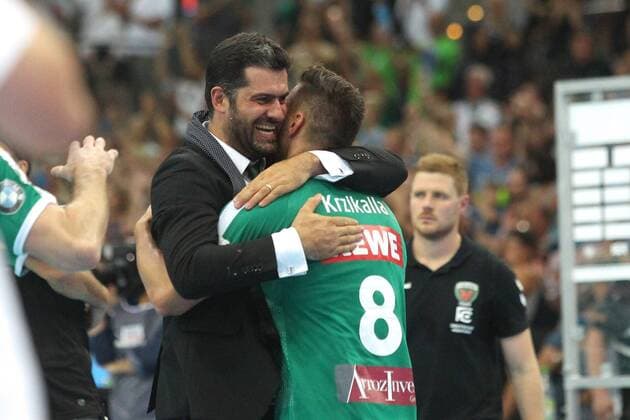SC DHfK Leipzig vs. Fuechse Berlin, Liqui Moly HBL, 25.08.19 Handball, 1. Bundesliga, Saison 2019 2020, 1. Spieltag: SC DHfK Leipzig vs. Fuechse Berlin am 25.08.19 in der Arena Leipzig. Im Bild: Manager, Geschaeftsfuehrer Karsten GUENTHER (SC DHfK Leipzig), Lucas KRZIKALLA ( 8, SC DHfK Leipzig), Jubel, Sieg, Copyright: xBEAUTIFULxSPORTS JanxKaeferx