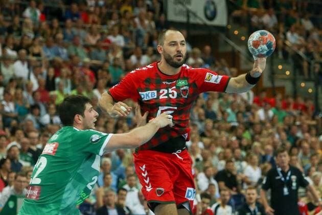 DHfK - Fuechse Berlin Handball Leipzig, 25.08.2019, Arena Leipzig, Handball, 1. Bundesliga, 1. Spieltag , SC DHfK - Füchse Berlin 24:23 (10:14) , Im Bild v.l.: Marko Mamic (22, Leipzig) und Michael Müller Mueller (25, Füchse Berlin) ,