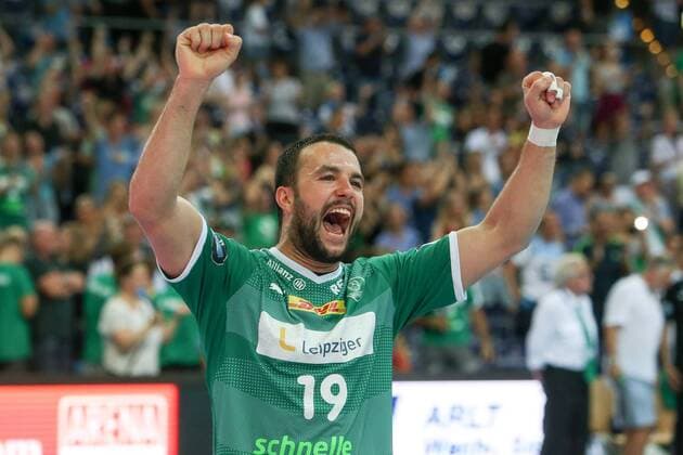 DHfK - Fuechse Berlin Handball Leipzig, 25.08.2019, Arena Leipzig, Handball, 1. Bundesliga, 1. Spieltag , SC DHfK - Füchse Berlin 24:23 (10:14) , Im Bild: Bastian Roscheck (19, Leipzig) bejubelt den Sieg ,