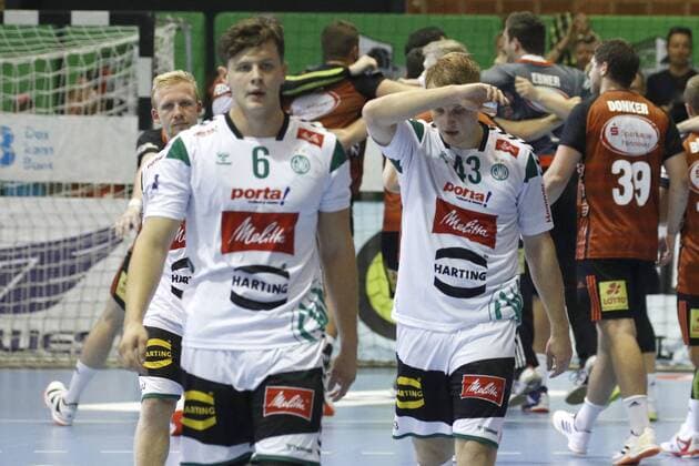 25.08.2019, Swiss Life Hall, Hannover, Ligaspiel, 1. Liga, TSV Hannover-Burgdorf vs GWD Minden, im Bild Justus Richtzenhain (6, Minden) und Christoph Reissky (43, Minden) sind nach der Niederlage enttaeuscht TSV Hannover-Burgdorf vs GWD Minden