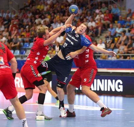 BAU 25.08.2019 Bietigheim Handball SG BBM Bietigheim vs. ASV Hamm-Westfalen, v.l. Fabian Huesmann (Hamm), Jonas Link (BBM)