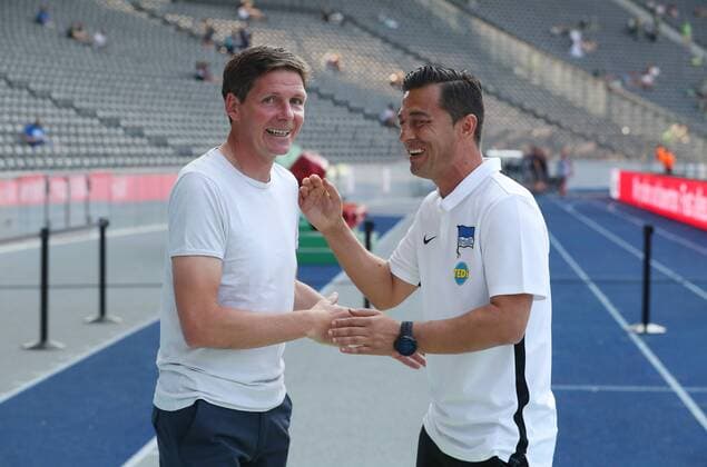 Hertha BSC vs VfL, 1. BL Berlin, 25.08.2019, FUßBALL - Hertha BSC Berlin vs VfL Wolfsburg, 1. BL, Saison 2019 20, Olympiastadion. Bild zeigt: Cheftrainer Oliver Glasner (VfL Wolfsburg), Cheftrainer Ante Covic (Hertha BSC Berlin) DFL REGULATIONS PROHIBIT ANY USE OF PHOTOGRAPHS AS IMAGE SEQUENCES AND OR QUASI-VIDEO. Berlin