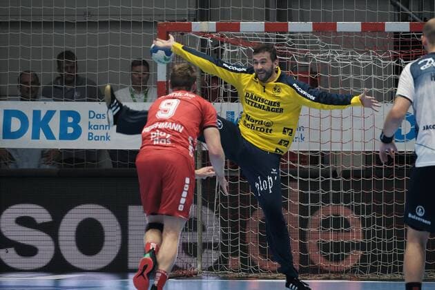 25.08.2019 xkhx Melsungen Handball-Bundesliga Saison 2019 2020 MT Melsungen gegen SG Flensburg-Handewitt Tobias Reichmann (9, MT Melsungen) gegen Benjamin Buric (Flnsburg)