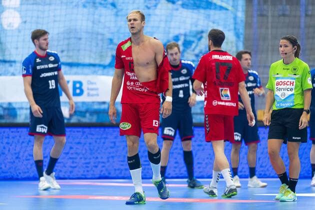 Bietigheim, Deutschland 25. August 2019: 2. BL - 19 20- SG BBM Bietigheim vs. ASV Hamm-Westfalen Stefan Lex (Hamm) Trikot zerissen Bietigheim Egetrans Arena Baden-Württemberg Deutschland