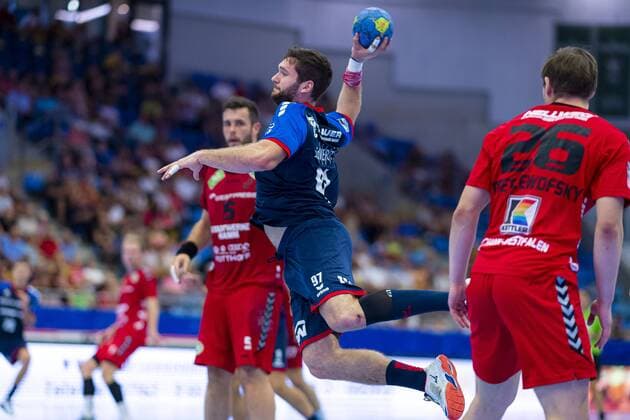 Bietigheim, Deutschland 25. August 2019: 2. BL - 19 20- SG BBM Bietigheim vs. ASV Hamm-Westfalen Jonathan Fischer (Bietigheim), Jan Pretzewofsky (Hamm) Bietigheim Egetrans Arena Baden-Württemberg Deutschland