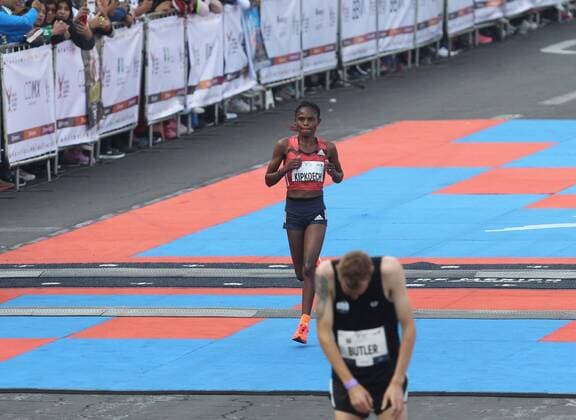 Kenyan runner Paskalia Kipkoech finishes second in the Marathon of Mexico City 2019, in Mexico City, Mexico, 25 August 2019. Kenyans Vivian Kiplagat, with a new record, and Duncan Maio, in a slow race, won the Mexico City Marathon on Sunday, which ran with some 25,000 runners at 2,240 meters above sea level. Kenyans Kiplagat and Maio win the Mexico City Marathon !ACHTUNG: NUR REDAKTIONELLE NUTZUNG! Copyright: xMarioxGuzmanx AME112 20190825-637023591066767361
