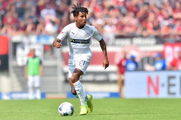 Fußball - 2. Bundesliga - 4. Spieltag 1. FC Nürnberg -VfL Osnabrück am 19.08.2019 im Max-Morlock-Stadion in Nürnberg Felix Agu (Osnabrueck) am Ball.
