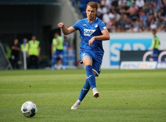 24.08.2019 Deutschland, Sinsheim Fußball Bundesliga 2. Spieltag Saison 2019 2020, TSG 1899 Hoffenheim vs. SV Werder Bremen, Dennis Geiger (Hoffenheim) DFL REGULATIONS PROHIBIT ANY USE OF PHOTOGRAPHS AS IMAGE SEQUENCES AND OR QUASI-VIDEO. Gemäß den Vorgaben der DFL Deutsche Fußball Liga ist es untersagt, in dem Stadion und oder vom Spiel angefertigte Fotoaufnahmen in Form von Sequenzbildern und oder videoähnlichen Fotostrecken zu verwerten bzw. verwerten zu lassen.