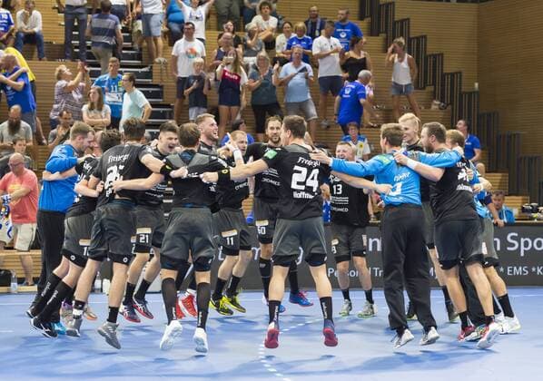25.8.2019, Dresdens Spieler jubeln nach dem Sieg, Handball, 2. Bundesliga, HC Elbflorenz Dresden - ThSV Eisenach 28:26, c