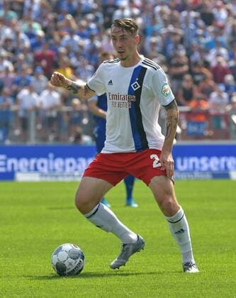 25.08.2019, xblx, Fussball 2. Bundesliga, Karlsruher SC - Hamburger SV emspor, v.l. Adrian Fein (Hamburg, HSV, Hamburger SV), FREISTELLER (DFL DFB REGULATIONS PROHIBIT ANY USE OF PHOTOGRAPHS as IMAGE SEQUENCES and or QUASI-VIDEO) Karlsruhe