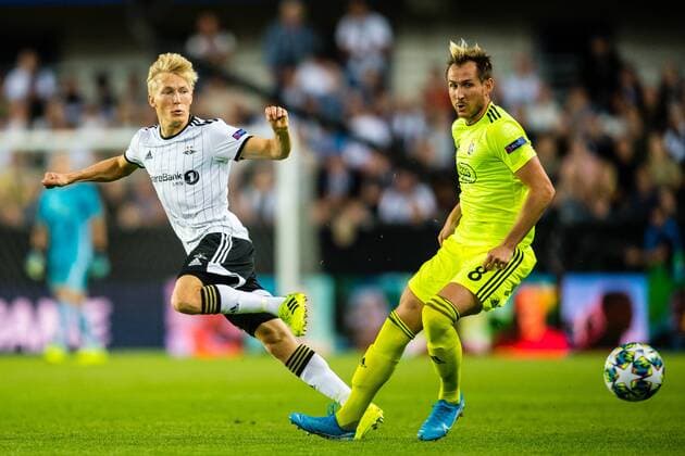 190828 Birger Solberg Meling of Rosenborg and Izet Hajrovic of Dinamo Zagreb during the Champions League play-off match between Rosenborg and Dinamo Zagreb on August 28, 2019 in Trondheim. Photo: Marius Simensen BILDBYRAN Cop 238 bbeng champions league play-off dinamo zagreb football fotball fotboll rosenborg Copyright: MARIUSxSIMENSEN BB190828BB026