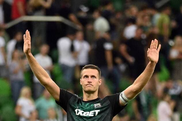KRASNODAR, RUSSIA - AUGUST 27, 2019: FC Krasnodar s Uros Spajic acknowledges supporters after the senond leg of the 2019-20 UEFA Champions League play-off football match between FC Krasnodar and Olympiacos FC at Krasnodar Stadium; Olympiacos FC won 2-1. Maxim Romanov TASS  TS0B835D