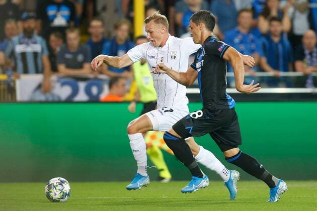 LASK s Dominik Frieser and Club s Federico Ricca fight for the ball during a game between Belgian soccer team Club Brugge and Austrian club LASK Linz, Wednesday 28 August 2019 in Brugge, the return match in the play-offs of the UEFA Champions League, after a 0-1 victory of Club in the first leg. BRUNOxFAHY  x05650829x
