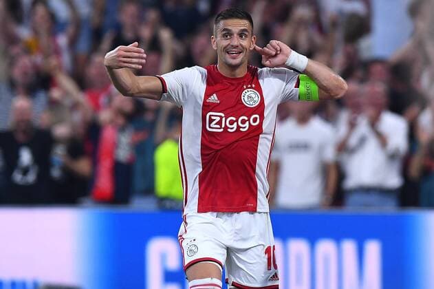 Sport Bilder des Tages Fußball Champions League Playoff-Runde Ajax Amsterdam - Apoel Nikosia am 28.08.2019 in der Johann-Cruyff-ArenA in Amsterdam Torjubel zum 2:0 durch Dusan Tadic ( Amsterdam ) DFL Regulations prohibit any use of photographs as image sequences and or quasi video.