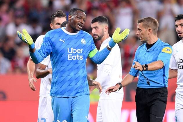 DECEPTION - 30 STEVE MANDANDA (OM) - CLEMENT TURPIN (ARBITRE) FOOTBALL : Nice vs Marseille - Ligue 1 Conforama - 28 08 2019 FEP Panoramic 