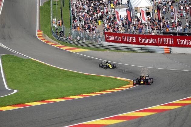 FORMULA 1 2019 JOHNNIE WALKER BELGIAN GRAND PRIX, 29.08 - 01.09.2019 30.08.2019, Circuit de Spa-Francorchamps, Spa-Franchorchamps, FORMULA 1 2019 JOHNNIE WALKER BELGIAN GRAND PRIX, 29.08 - 01.09.2019 , im Bild Max Verstappen (NEL 33), Aston Martin Red Bull Racing, Nico Hülkenberg (GER 27), Renault F1 Team