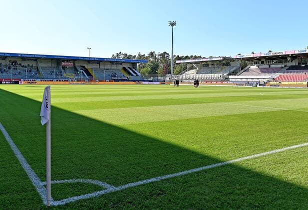 30.08.2019, xfux, Fussball 2.Bundesliga, SV Sandhausen - SV Darmstadt 98, emonline, emspor, v.l. Ansicht Uebersicht BWT-Stadion am Hardtwald Innenraum Stadion Feld Tribuene (DFL DFB REGULATIONS PROHIBIT ANY USE OF PHOTOGRAPHS as IMAGE SEQUENCES and or QUASI-VIDEO) Sandhausen