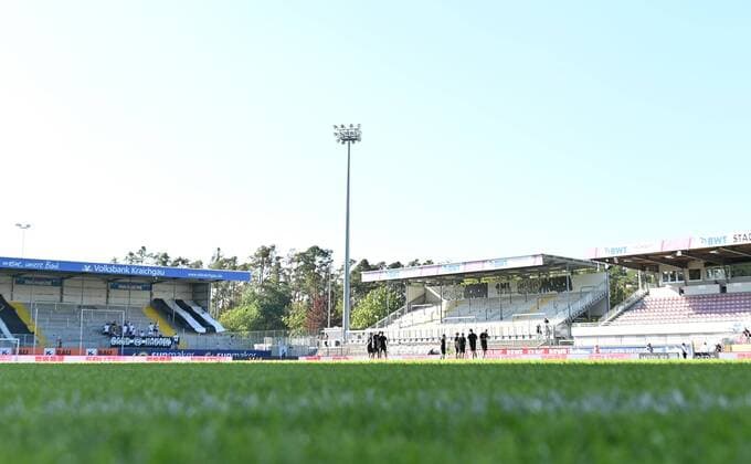 30.08.2019, xfux, Fussball 2.Bundesliga, SV Sandhausen - SV Darmstadt 98, emonline, emspor, v.l. Ansicht Uebersicht BWT-Stadion am Hardtwald Innenraum Stadion Feld Tribuene (DFL DFB REGULATIONS PROHIBIT ANY USE OF PHOTOGRAPHS as IMAGE SEQUENCES and or QUASI-VIDEO) Sandhausen