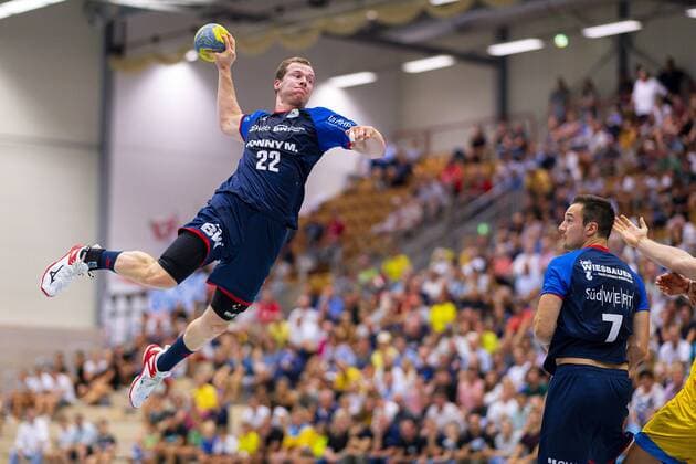 Konstanz, Deutschland 30. August 2019: 2. BL - 19 20- HSG Konstanz vs. SG BBM Bietigheim Jonas Link (SG BBM Bietigheim), Dominik Claus (SG BBM Bietigheim) Konstanz Baden-Württemberg Deutschland