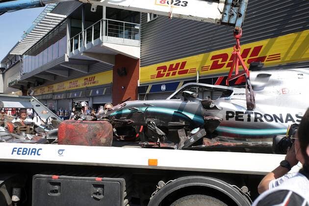 FORMULA 1 2019 JOHNNIE WALKER BELGIAN GRAND PRIX, 29.08 - 01.09.2019 31.08.2019, Circuit de Spa-Francorchamps, Spa-Franchorchamps, FORMULA 1 2019 JOHNNIE WALKER BELGIAN GRAND PRIX, 29.08 - 01.09.2019 , im Bild Das havarierte Auto von Lewis Hamilton (GB 44), Mercedes-AMG Petronas Motorsport wird zurück in das Fahrerlager gebracht