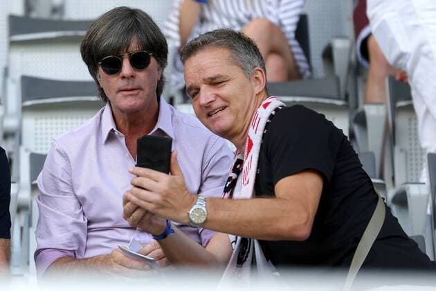 Freiburg, Germany 31.08.2019, 1.Bundesliga, SC Freiburg vs. 1.FC Koeln, 3.Spieltag, Bundestrainer Joachim Loew mit einem Fan Schaut, looks on, ( Freiburg Schwarzwaldstadion Baden Wuerttemberg Germany eu-images-09-541-025373