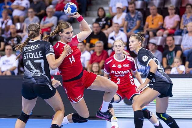 Ludwigsburg, Deutschland 31. August 2019: HBF - Supercup 2019- SG BBM Bietigheim vs. Thueringer HC v.li. Alicia Stolle (Thueringer HC), Karolina Kudlacz-Gloc (Bietigheim) Ludwigsburg MHP Arena Baden-Württemberg Deutschland