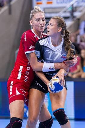 Ludwigsburg, Deutschland 31. August 2019: HBF - Supercup 2019- SG BBM Bietigheim vs. Thueringer HC v. li. im Zweikampf Luisa Schulze (Bietigheim) und Alicia Stolle (Thueringer HC) Ludwigsburg MHP Arena Baden-Württemberg Deutschland