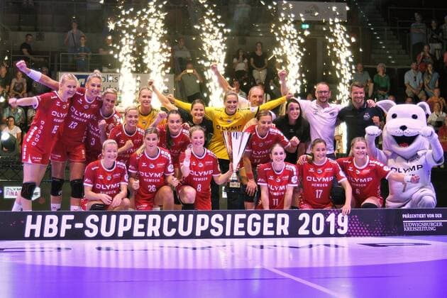Bilder des Jahres 2019, Sport 08 August Sport Bilder des Tages die SG BBM Bietigheim holt sich den Super-Cup der Frauen in der Saison 2019 2020 DHB, Handbal, Frauen, HBF , Super-Cup , Ludwigsburg, 31.08.2019, Foto:TBaur Eibner SG BBM Bietigheim vs. Thueringer HC Ludwigsburg *** the SG BBM Bietigheim wins the Super Cup of women in the season 2019 2020 DHB, Handbal, Frauen, HBF , Super Cup , Ludwigsburg, 31 08 2019, photo TBaur Eibner SG BBM Bietigheim vs. Thueringer HC Ludwigsburg Copyright: xEIBNER TobiasxBaurx EP_TBR