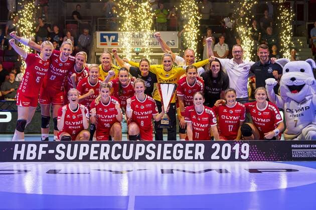 Ludwigsburg, Deutschland 31. August 2019: HBF - Supercup 2019- SG BBM Bietigheim vs. Thueringer HC die Mannschaft von Bietigheim, Schlussjubel Schlußjubel Emotion Freude Ludwigsburg MHP Arena Baden-Württemberg Deutschland