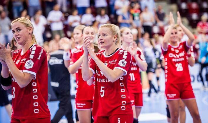 HBF-Supercup 2019 SG BBM Bietigheim - Thueringer HC Freude beim SG BBM Bietigheim nach Sieg gegen den Thueringer HC hier: Maura Visser ( 3 SG BBM Bietigheim) Antje Lauenroth ( 5 SG BBM Bietigheim) beim Spiel in des HBF - Supercup, SG BBM Bietigheim - Thueringer HC. Bietigheim. 31.08.19 Handball HBF Supercup , Bietigheim Baden Wuerttemberg Deutschland