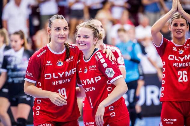 HBF-Supercup 2019 SG BBM Bietigheim - Thueringer HC Freude bei Leonie Patorra ( 19 SG BBM Bietigheim) Amelie Berger ( 8 SG BBM Bietigheim) beim Spiel in des HBF - Supercup, SG BBM Bietigheim - Thueringer HC. Bietigheim. 31.08.19 Handball HBF Supercup , Bietigheim Baden Wuerttemberg Deutschland